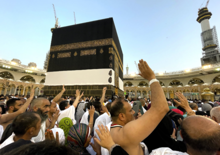 What Do Budget Umrah Packages from London Include?