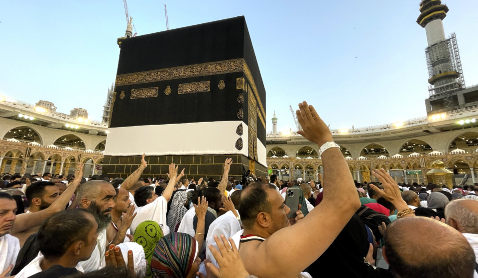 What Do Budget Umrah Packages from London Include?