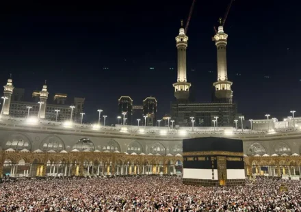 How to Choose the Best August Umrah Package from the UK in 2026