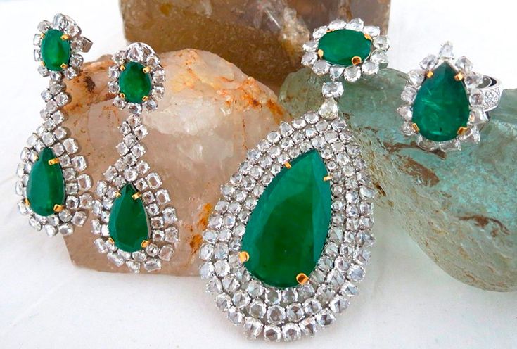 The Subtle Power of Dainty Earrings in Transforming Everyday Outfits