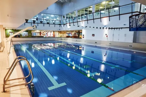 can you get a day pass for david lloyd