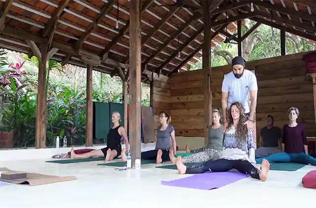 Best Yoga School in India Guide
